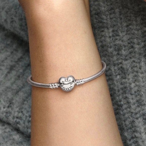Pandora Moments Heart Clasp Snake Chain Bracelet - Picture 12 of 12